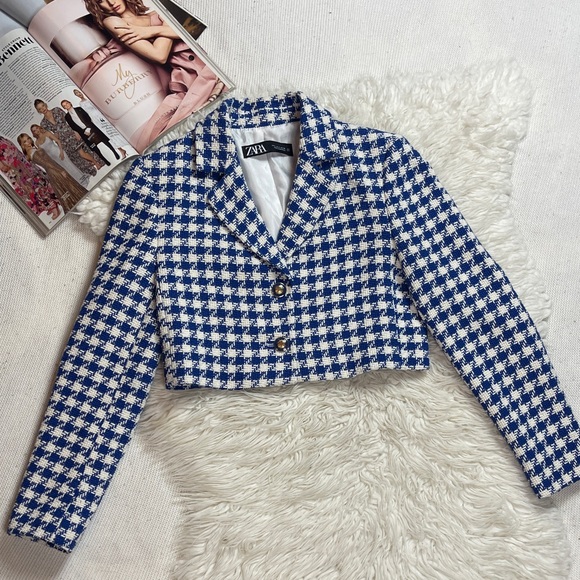 Zara Women's Blue and Cream Patterned Blazer - Picture 2 of 9